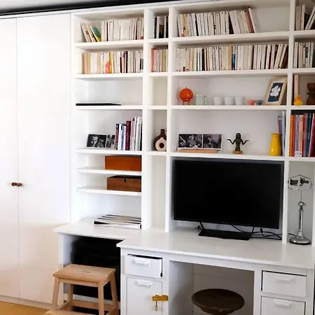 Romantic Montmartre & Sopi Apartment *
